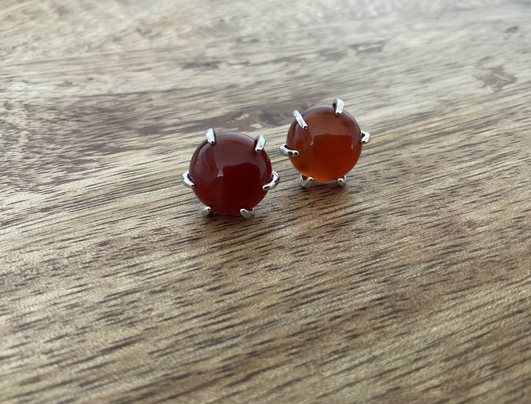 Red Agate Stud Earrings - Click Image to Close